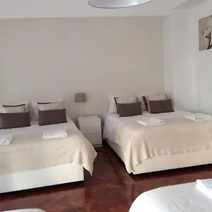 4u-lisbon-iv-guesthouse.hotels-lisbon-portugal.com/
